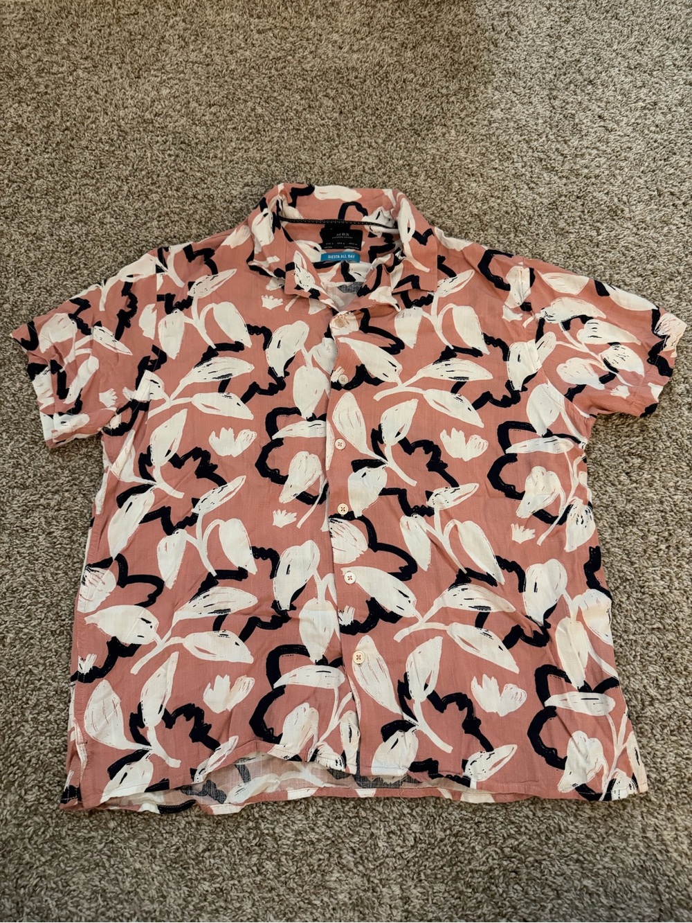 Men’s Pink Floral Short-Sleeve Button-Up Shirt